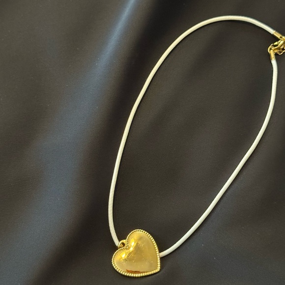 Cendre Co Australian Jewelry Belle Heart Pendant White Necklace - Picture 10 of 11